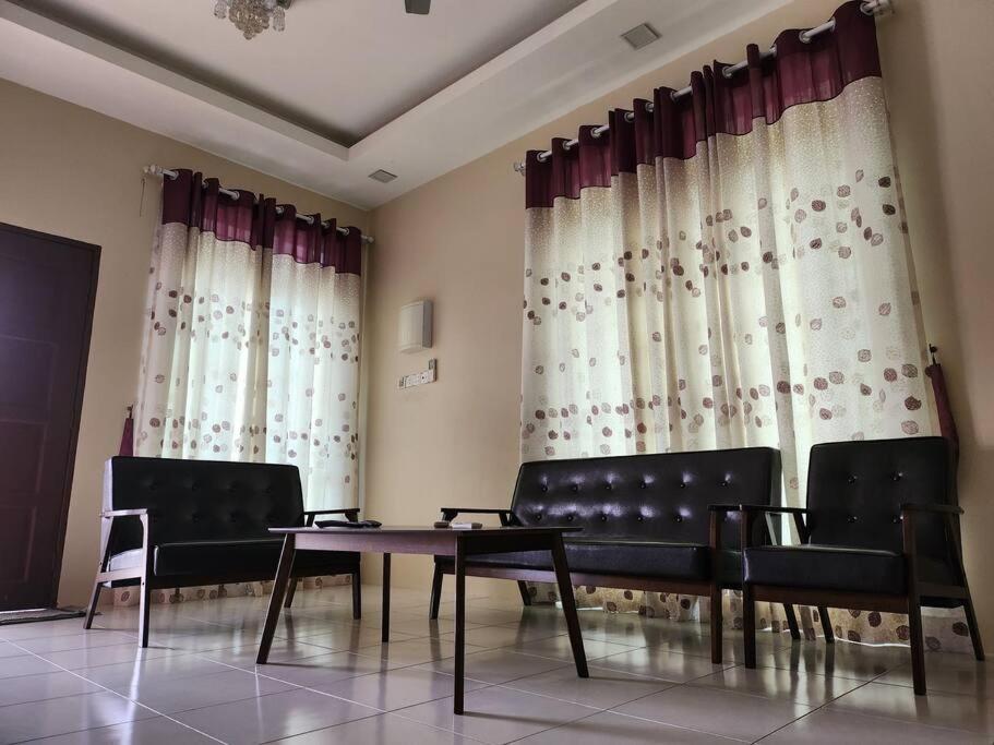 Gated Family House- Next To Mrsm Pengkalan Hulu